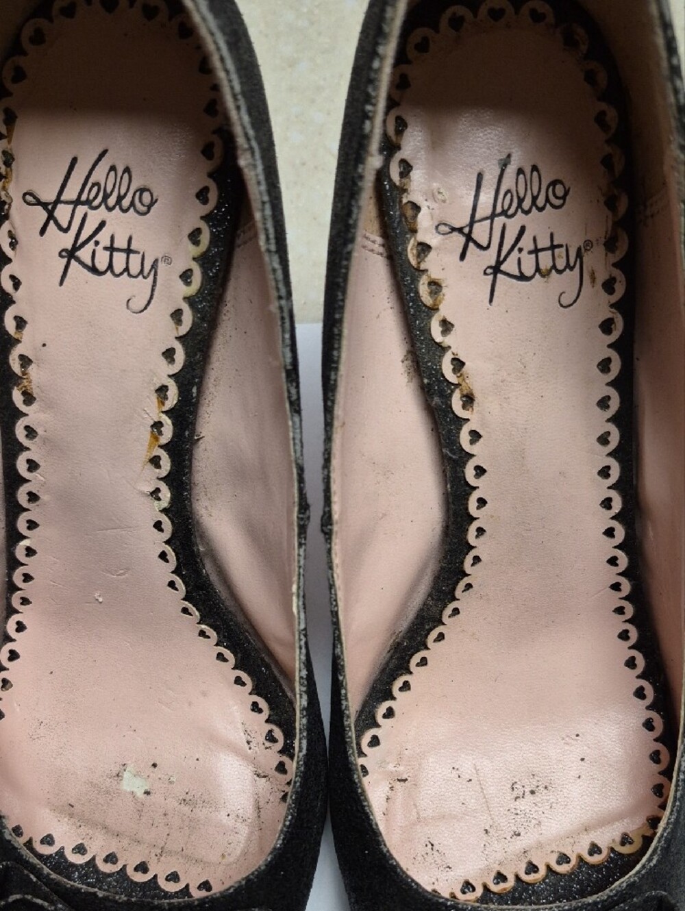 Hello Kitty Black Glitter Peep-Toe Bow Heels with Silver Logo Vintage Y2k- 8 - Picture 6 of 6